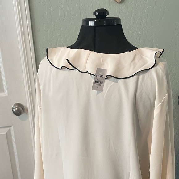 Loft Cream Ruffle Blouse - Picture 4 of 7